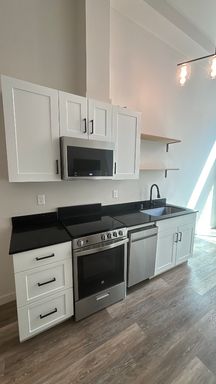 MFTE loft studio across from climate pledge! – photo 1