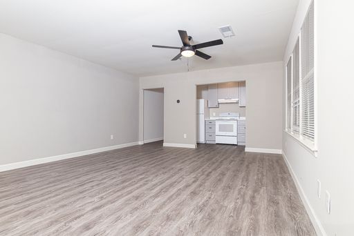 Brand New 2-Bedroom Apartment with Hardwood Floors and Modern Amenities – photo 1