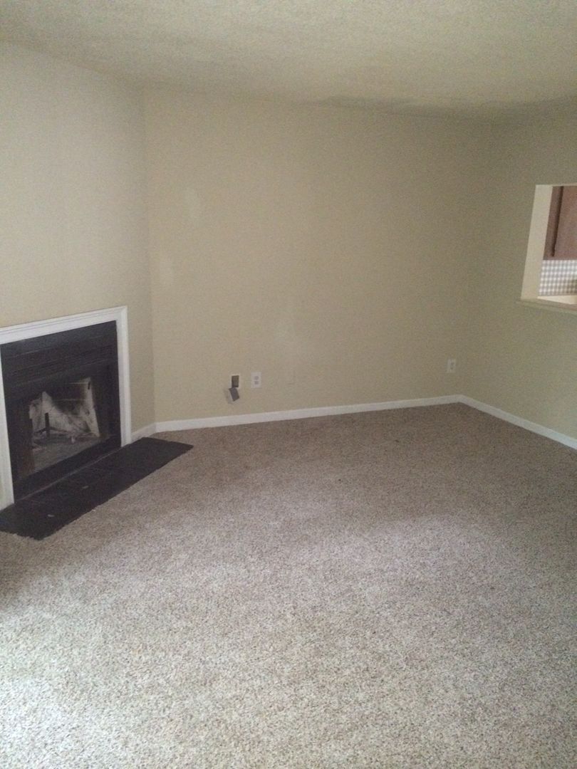 Marietta Apartment: 1215 Oakplace Drive