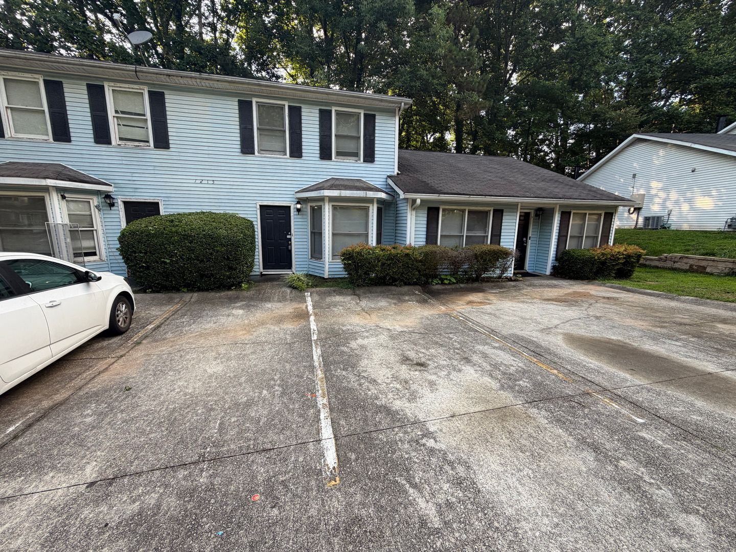 Marietta Apartment: 1215 Oakplace Drive