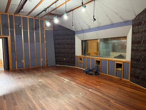 Creative Studio Space: Available Now! – photo 1