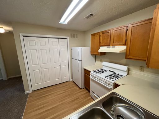 Welcome Home to Seaborn Woods! 2 Bedroom Apartment Available!