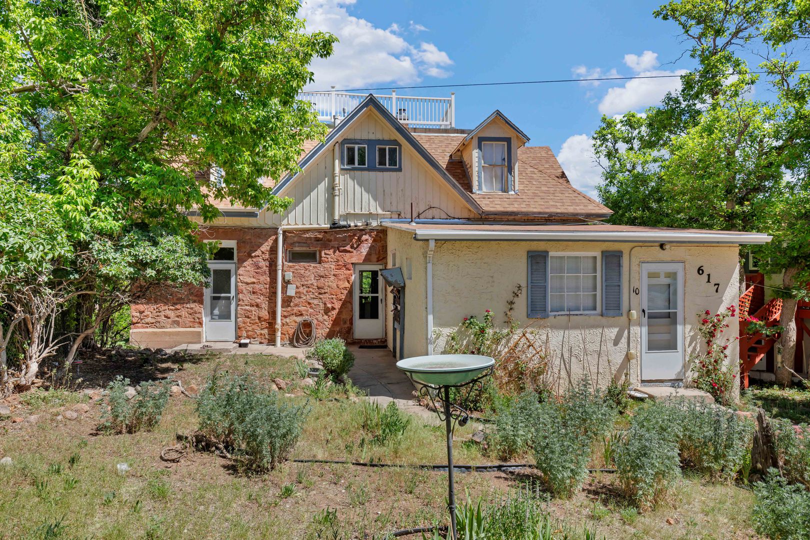 Manitou Springs Apartment: 617 Manitou Ave