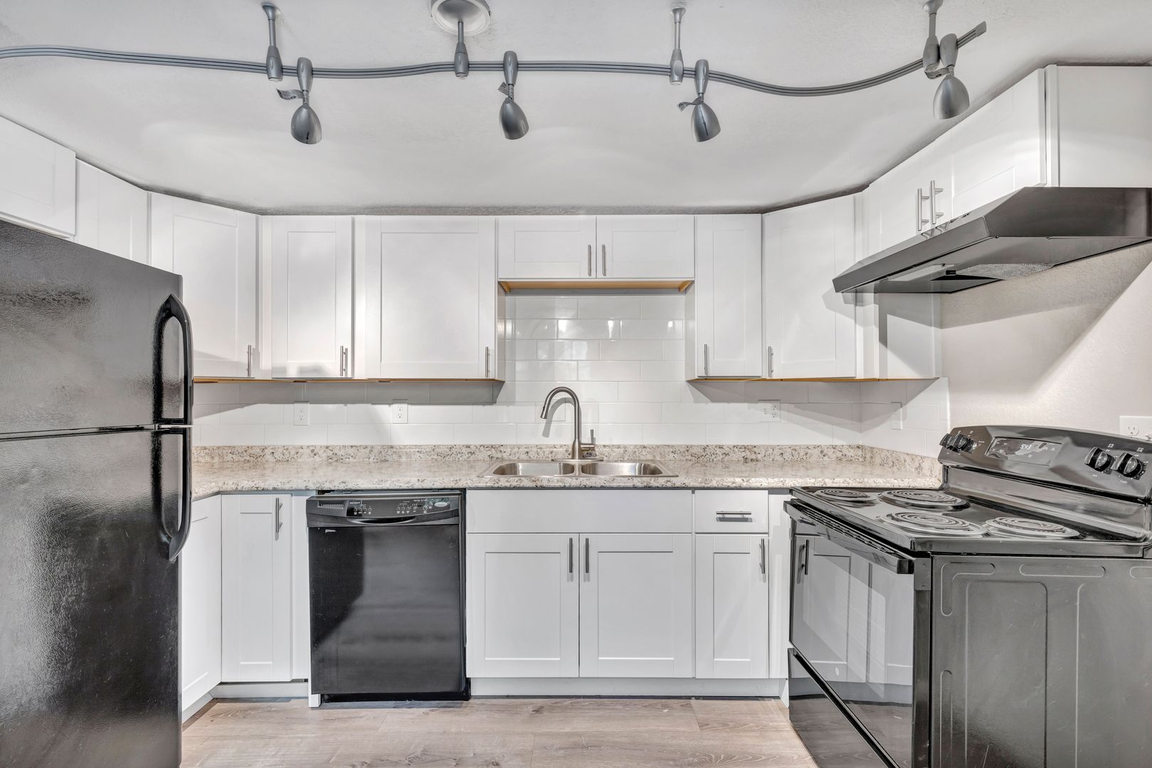 Manitou Springs Apartment: 617 Manitou Ave