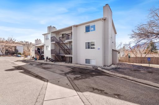 Beautifully Located St Vrain Property Near Downtown Colorado Springs Attractions – photo 1