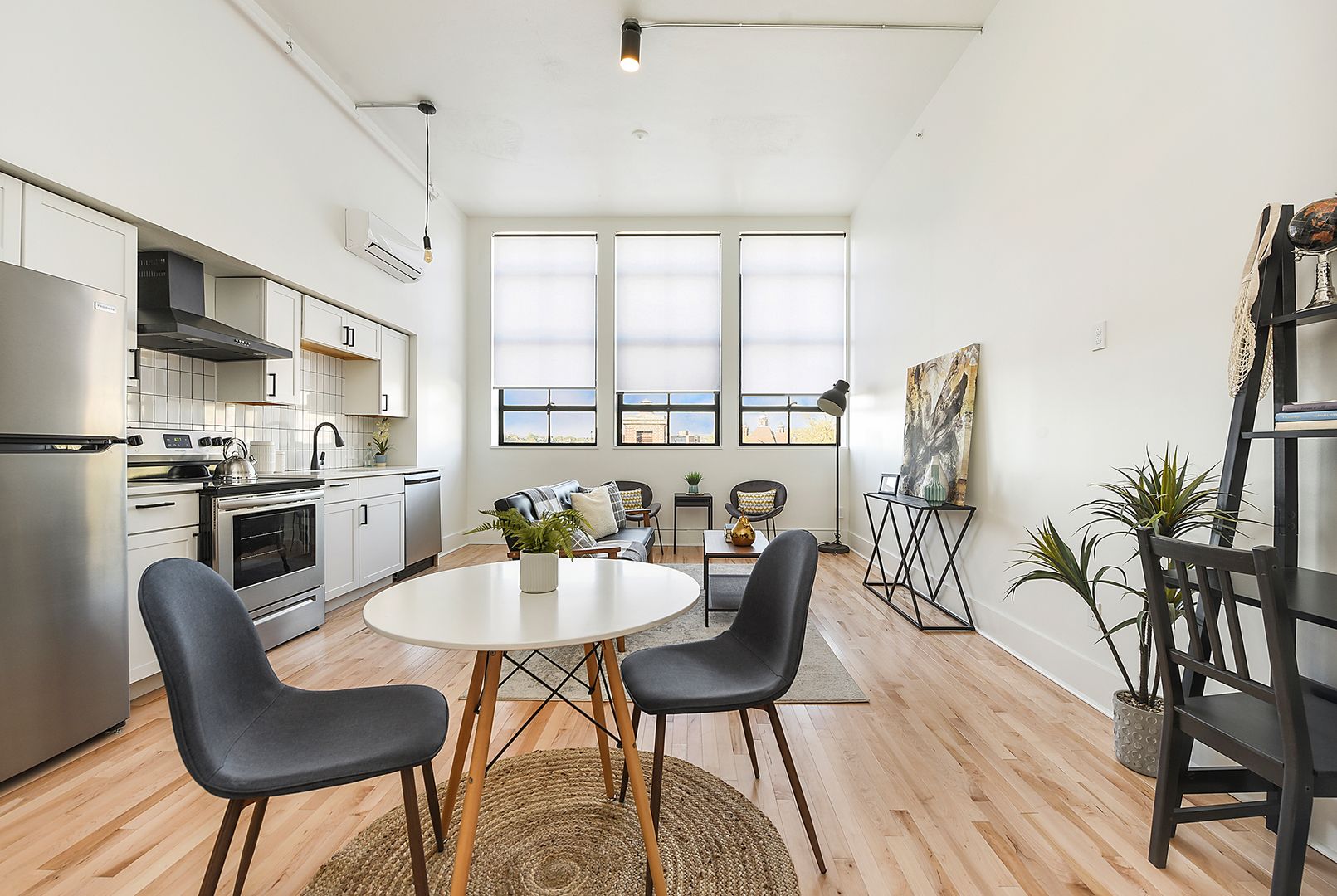 Homestead Apartment: 120 E 9th Ave