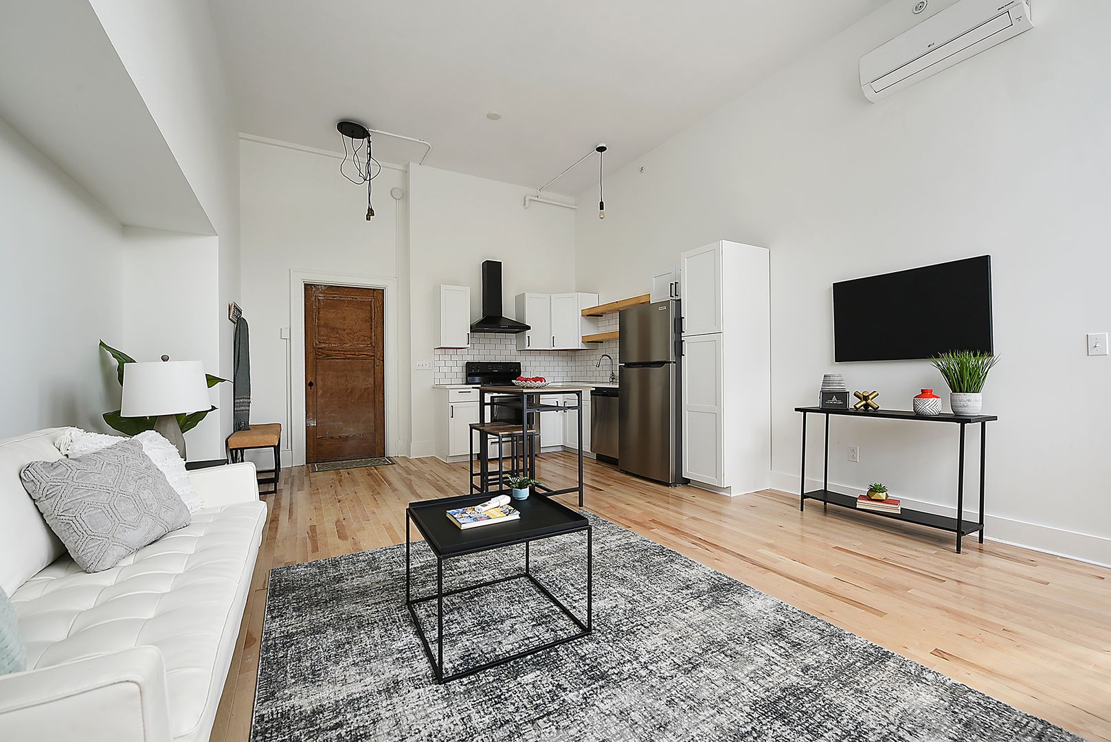 Homestead Apartment: 120 E 9th Ave