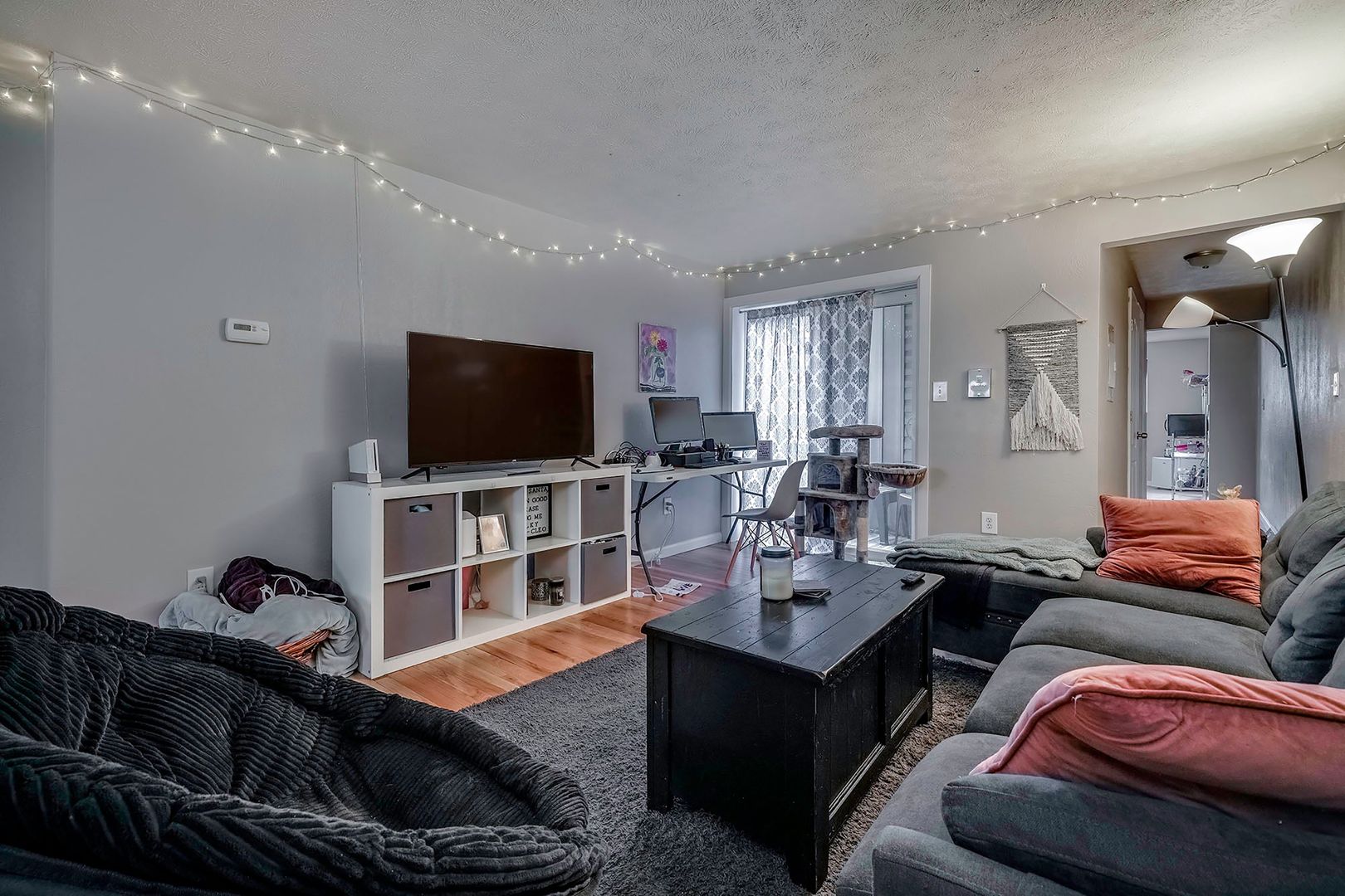 Pittsburgh Apartment: 2105 Wharton Street