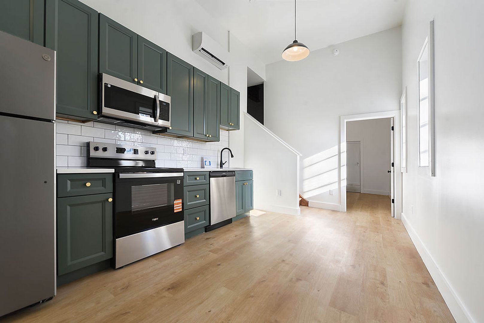 Pittsburgh Apartment: 300 Benedict Drive