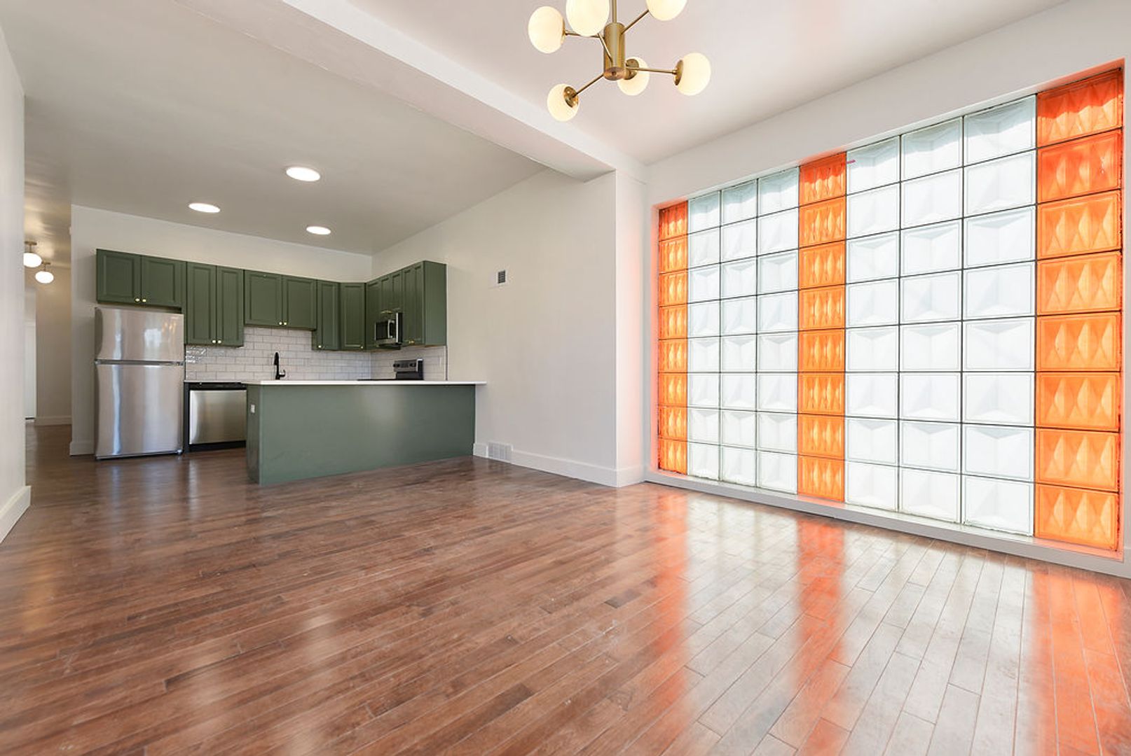 Homestead Apartment: 811 West Street