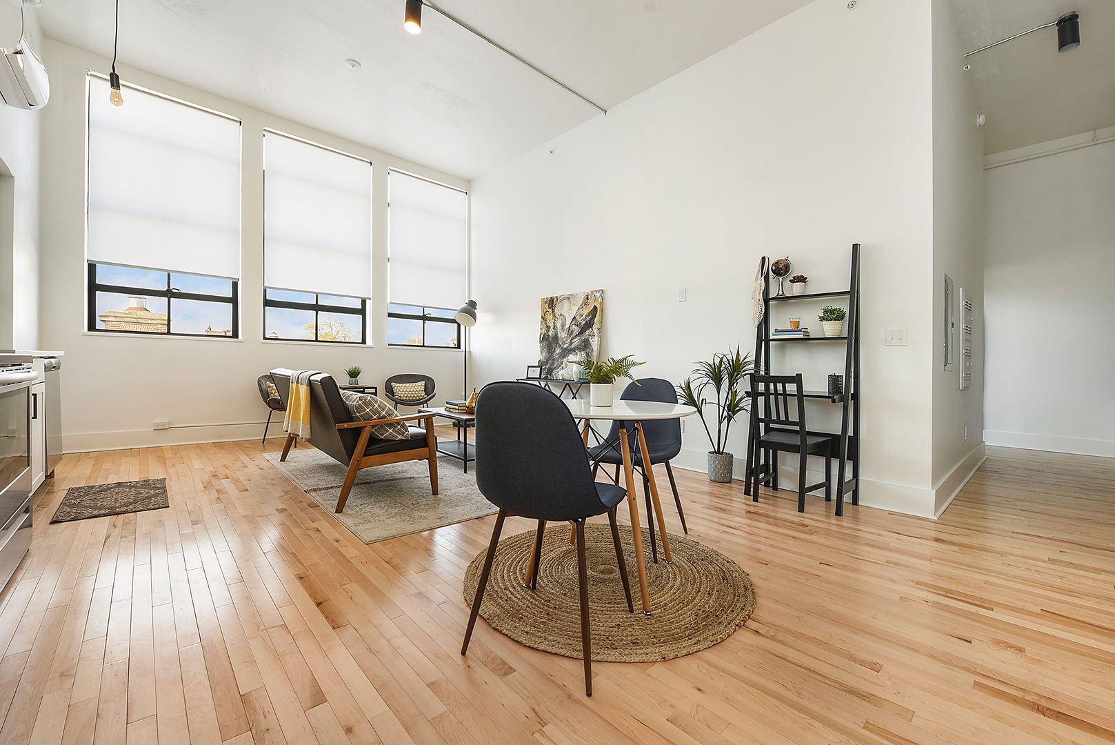 Homestead Apartment: 120 E 9th Ave