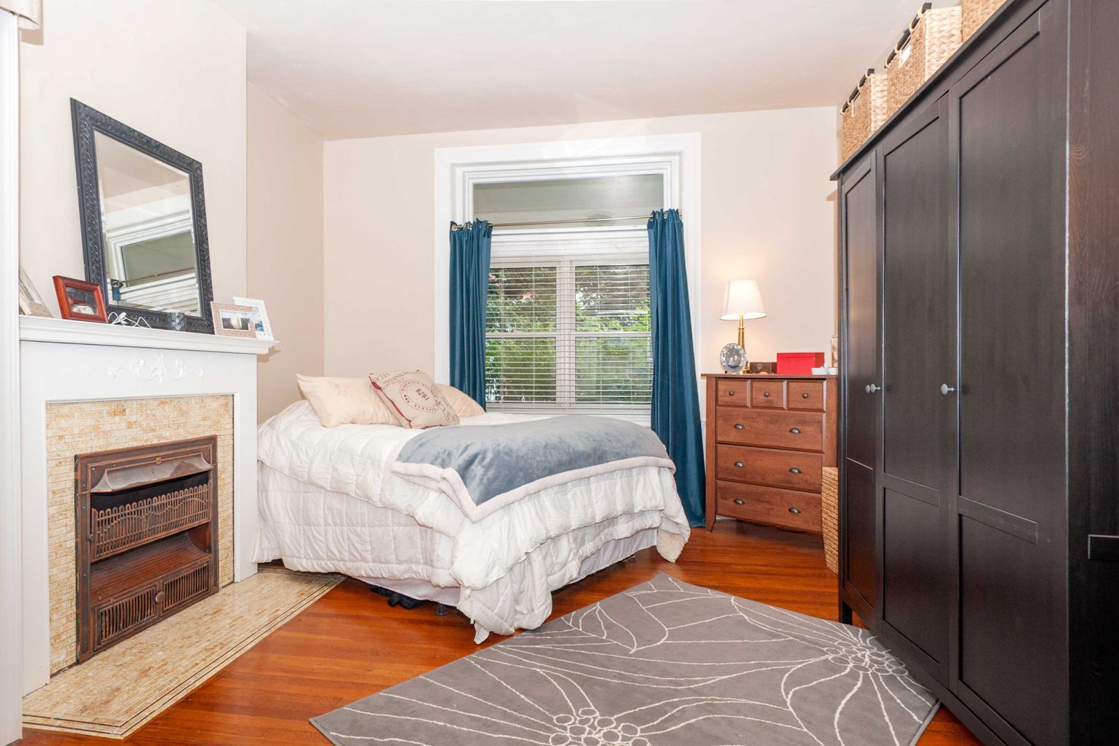 Pittsburgh Apartment: 5820 Alder Street