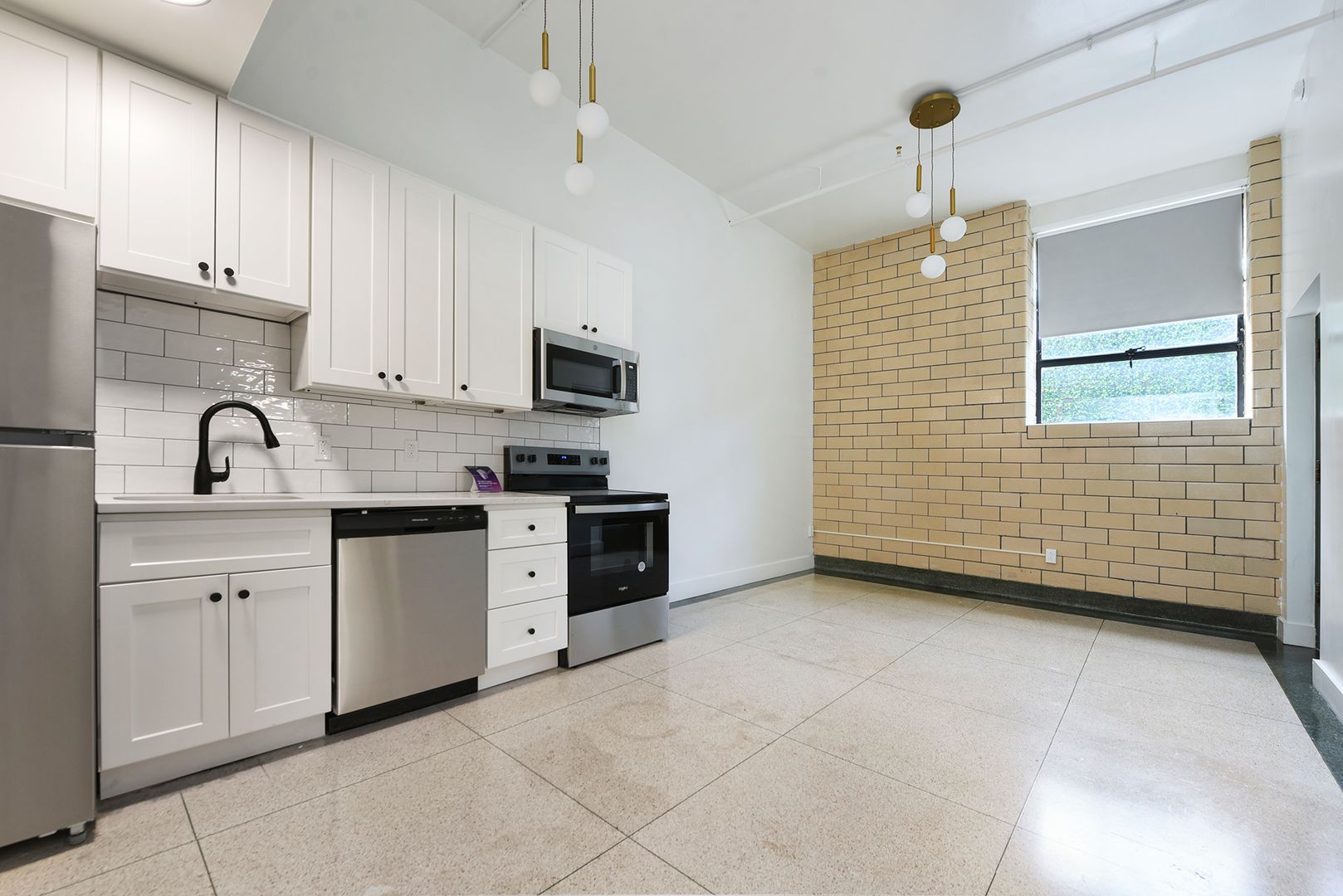 Pittsburgh Apartment: 300 Benedict Drive