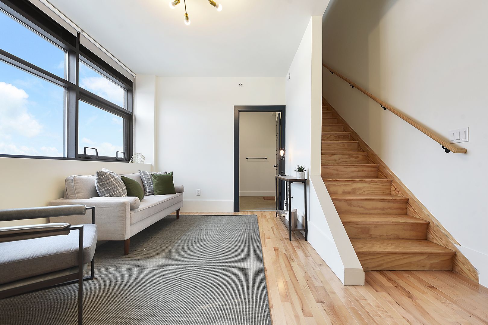 Homestead Apartment: 120 E 9th Ave