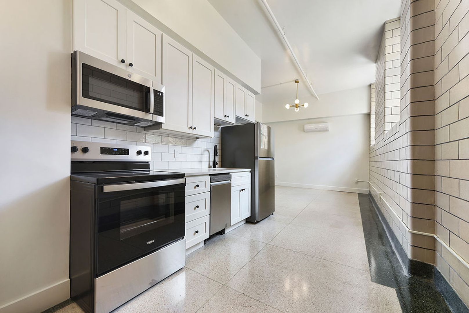 Pittsburgh Apartment: 300 Benedict Drive