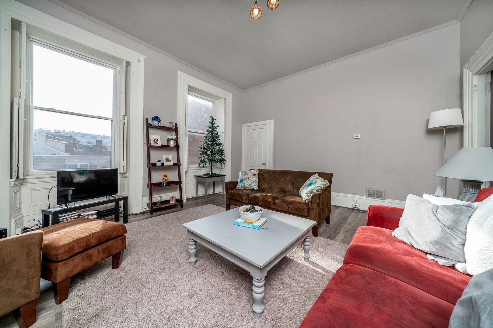 Pittsburgh Apartment: 2353 Sidney Street