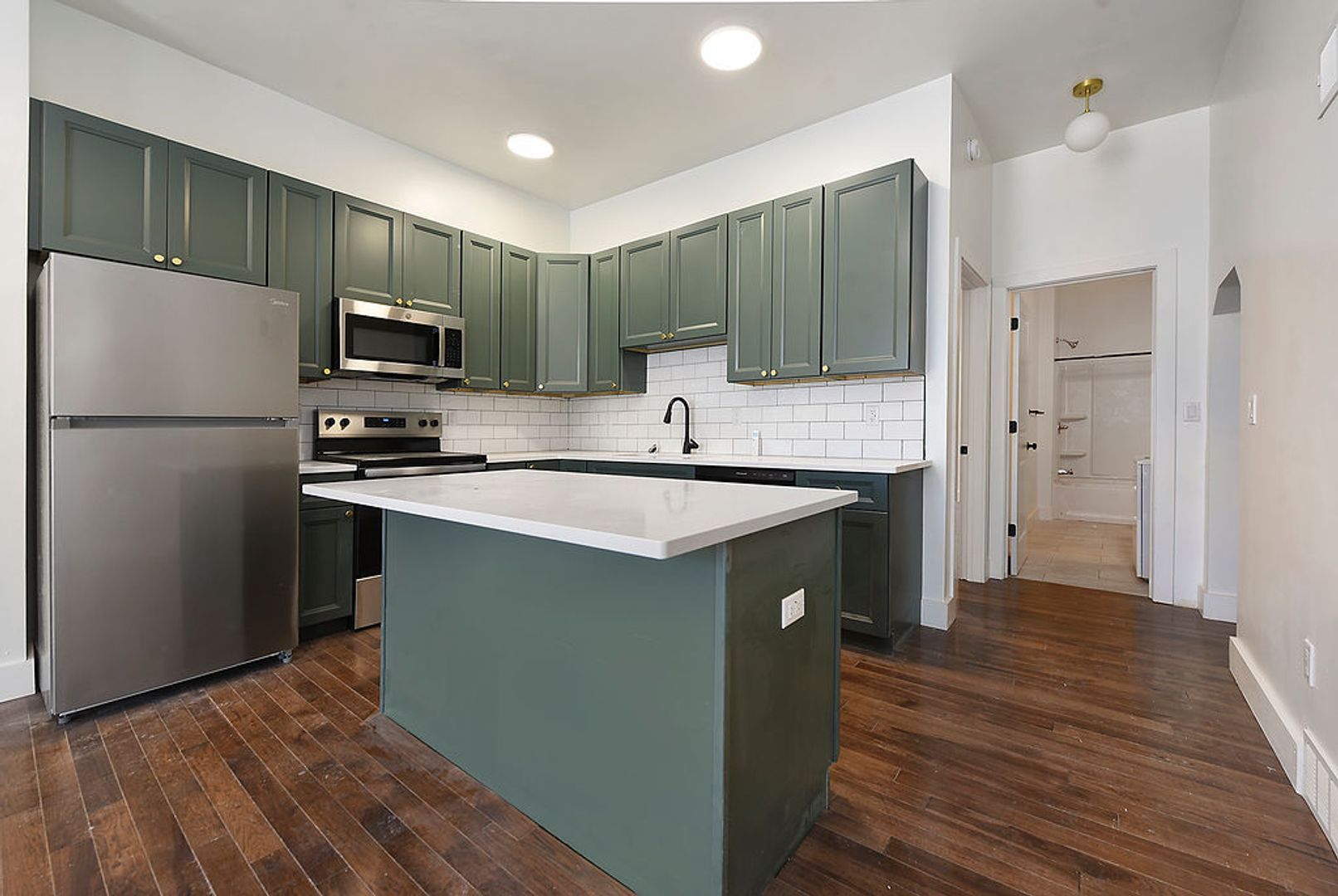 Homestead Apartment: 811 West Street