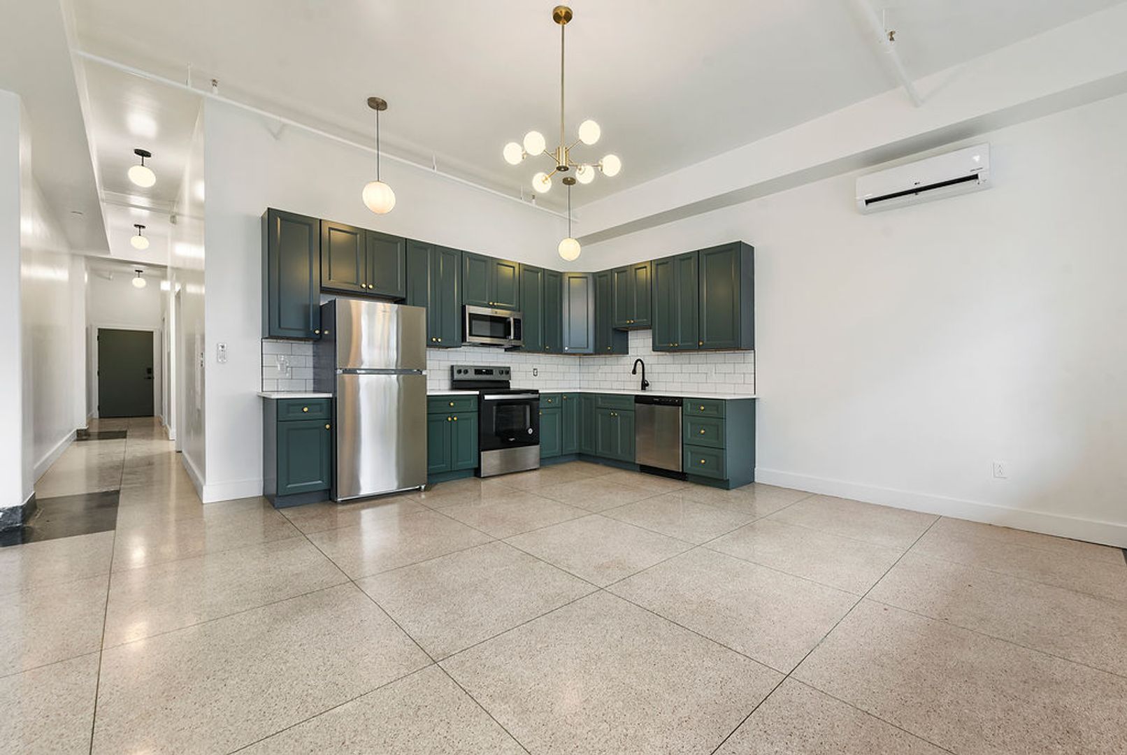 Pittsburgh Apartment: 300 Benedict Drive