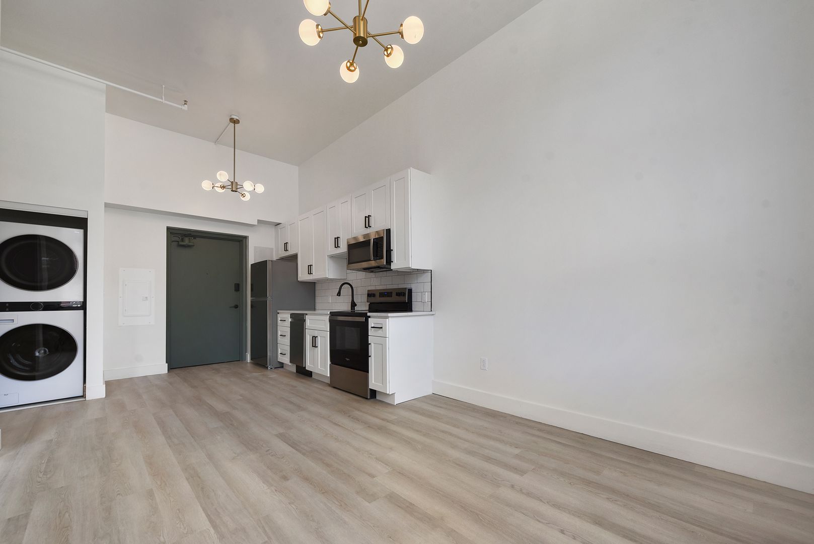 Pittsburgh Apartment: 300 Benedict Drive