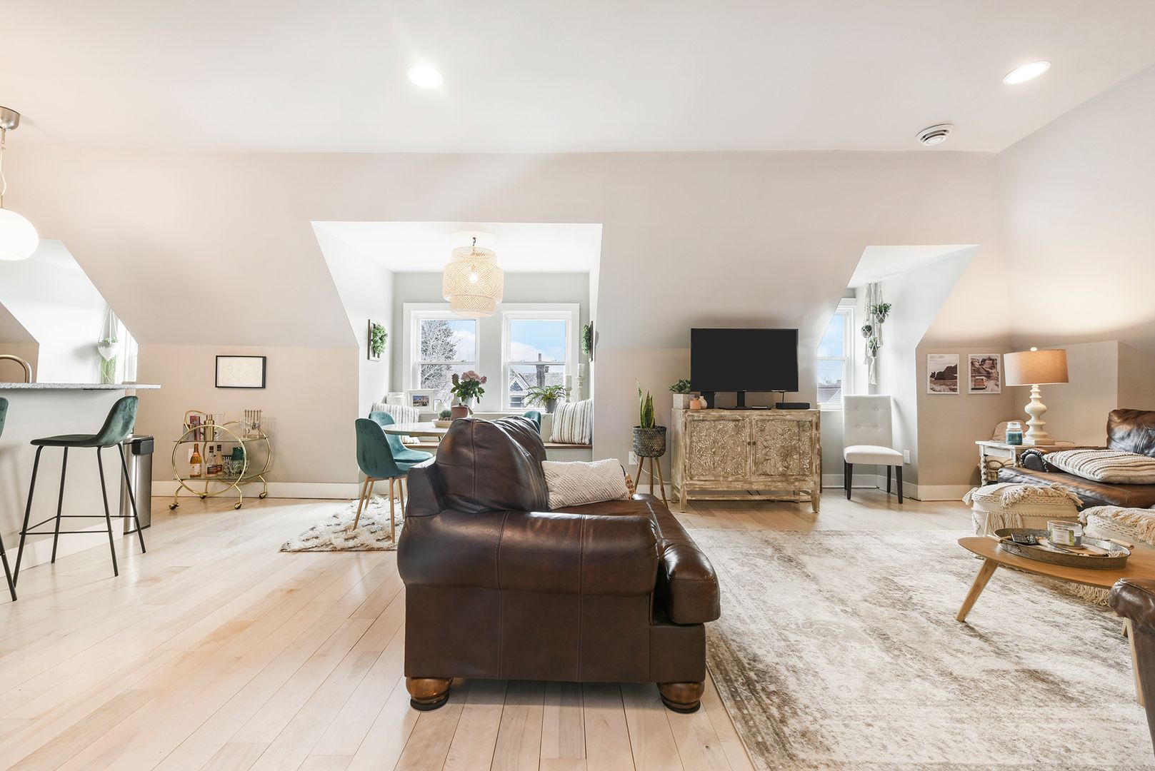 Pittsburgh Apartment: 220 S Fairmount Street