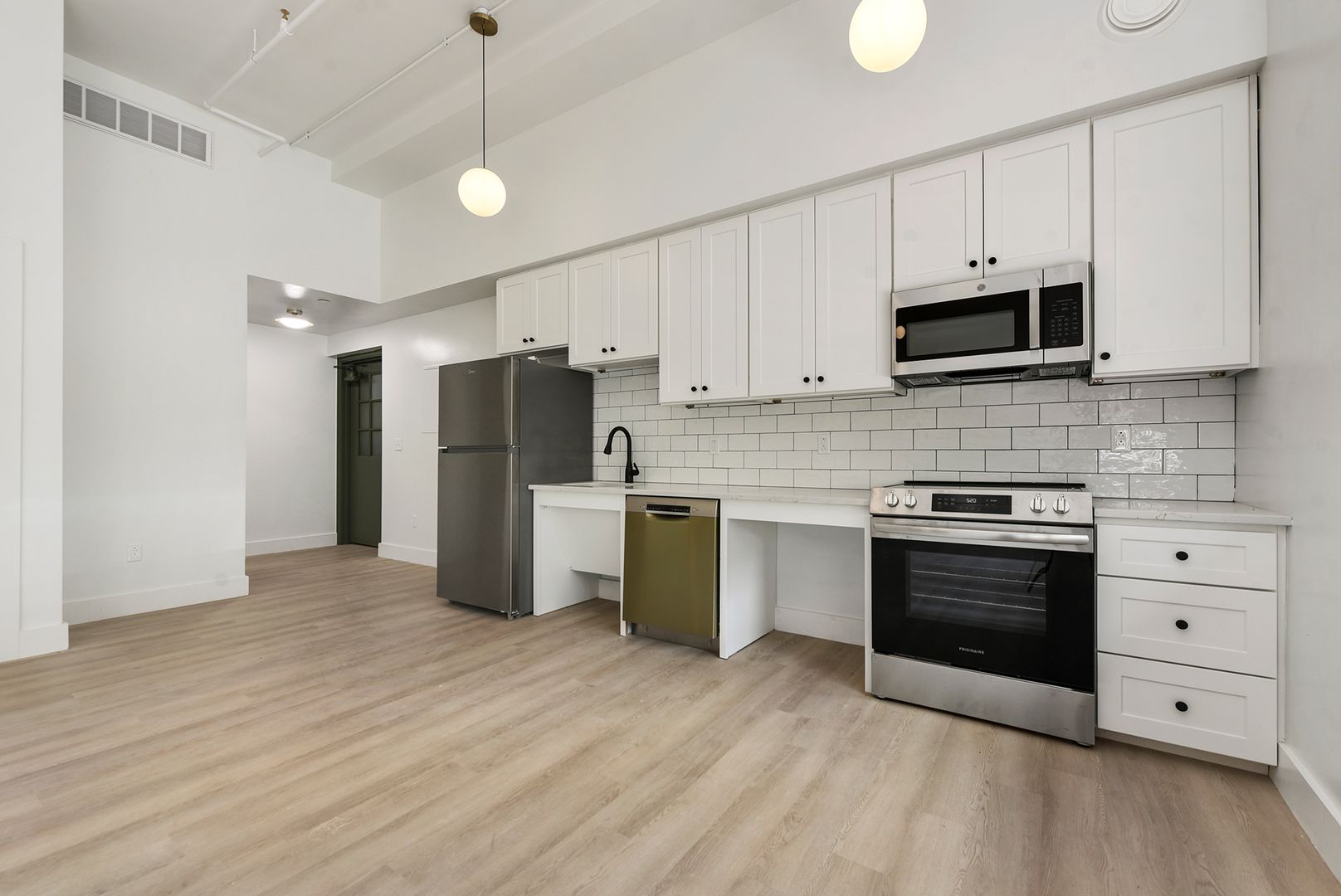 Pittsburgh Apartment: 300 Benedict Drive