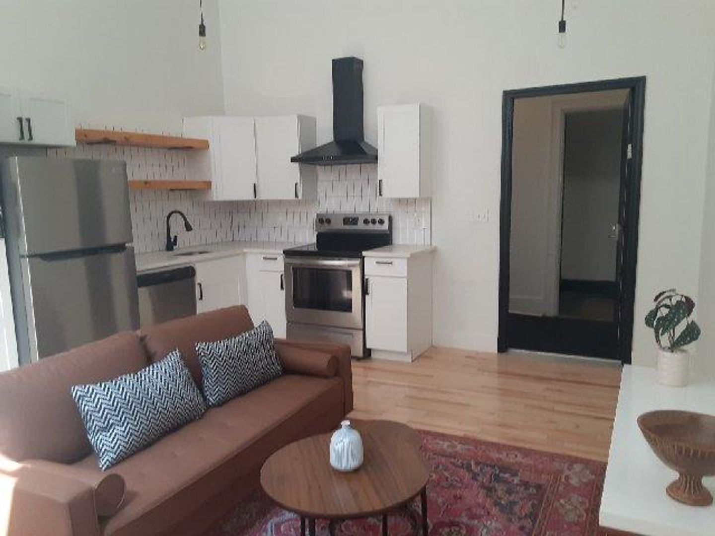 Homestead Apartment: 120 E 9th Ave