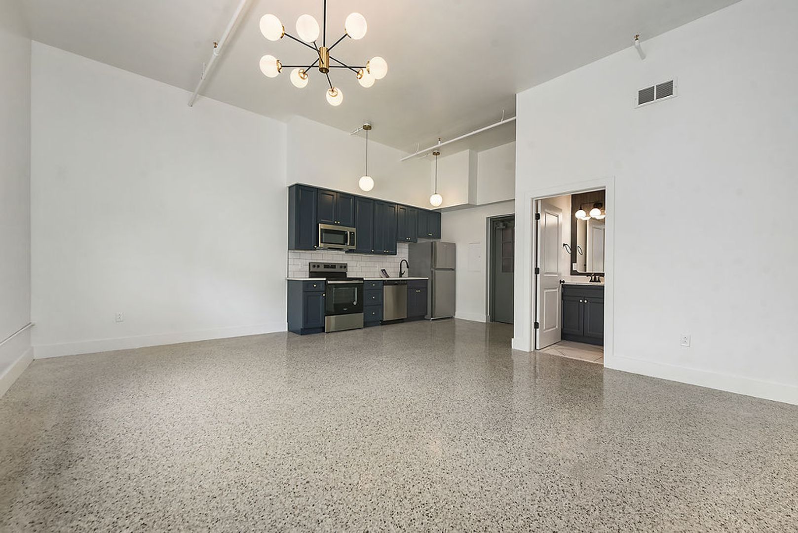 Pittsburgh Apartment: 300 Benedict Drive