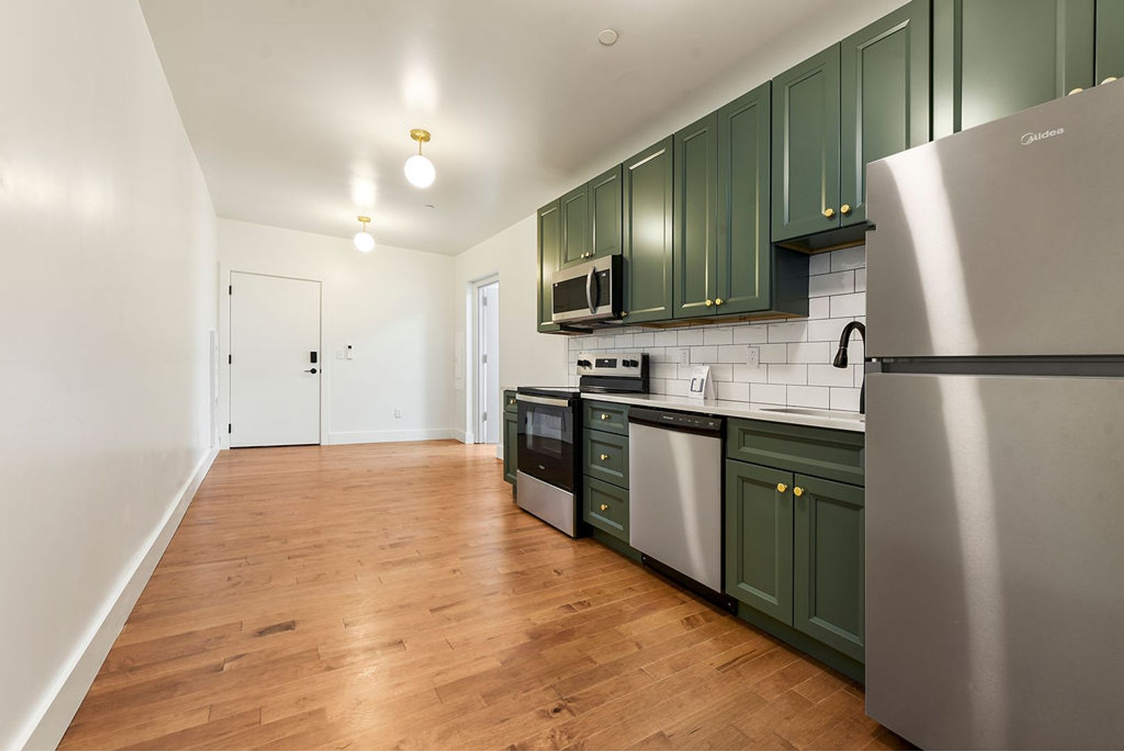 Pittsburgh Apartment: 300 Benedict Drive