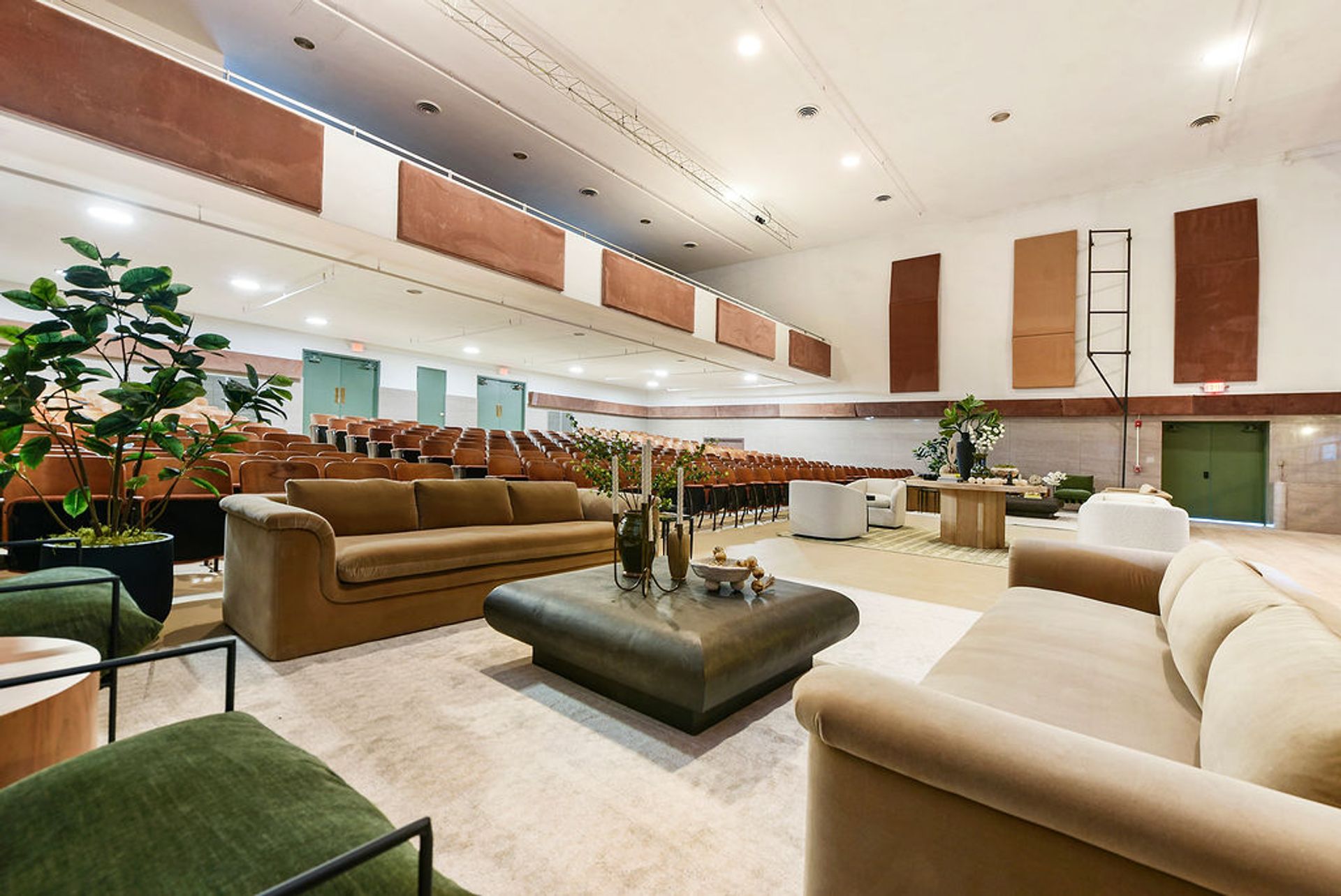 Pittsburgh Apartment: 300 Benedict Drive