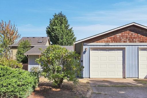 Montavilla Charm, Easy One-Level Living – photo 1