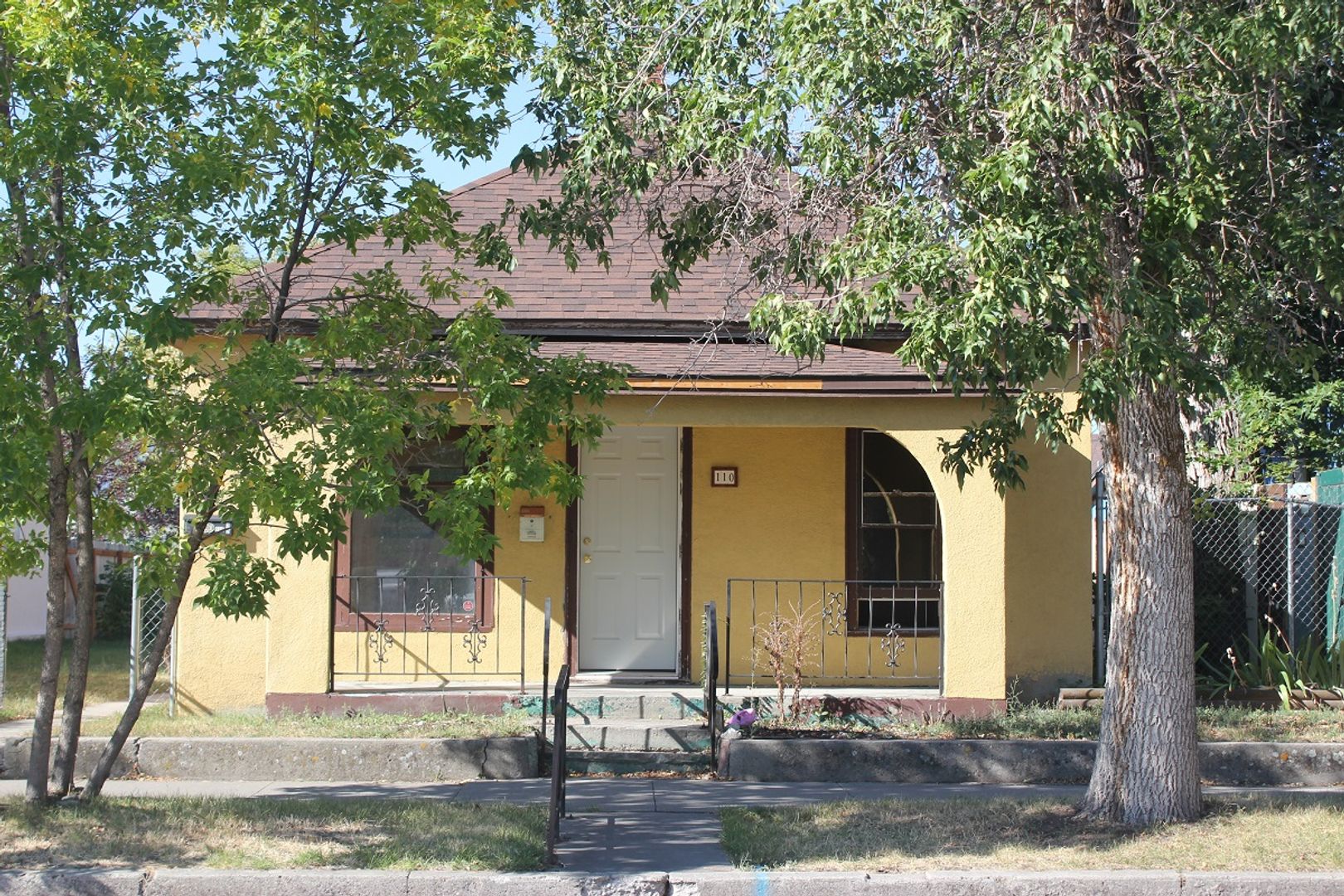 Livingston House: 110.5 S F St