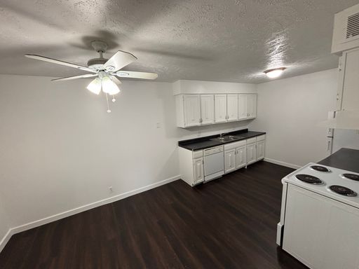 Juniper Gardens | 2-Bedroom / 2-Bathroom – photo 1