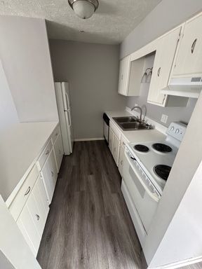 2301 Benson Gardens Blvd, 9U – photo 1