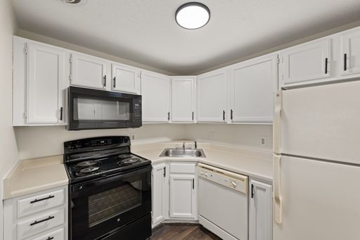 The Briza | Renovated 1 bed/1 bath