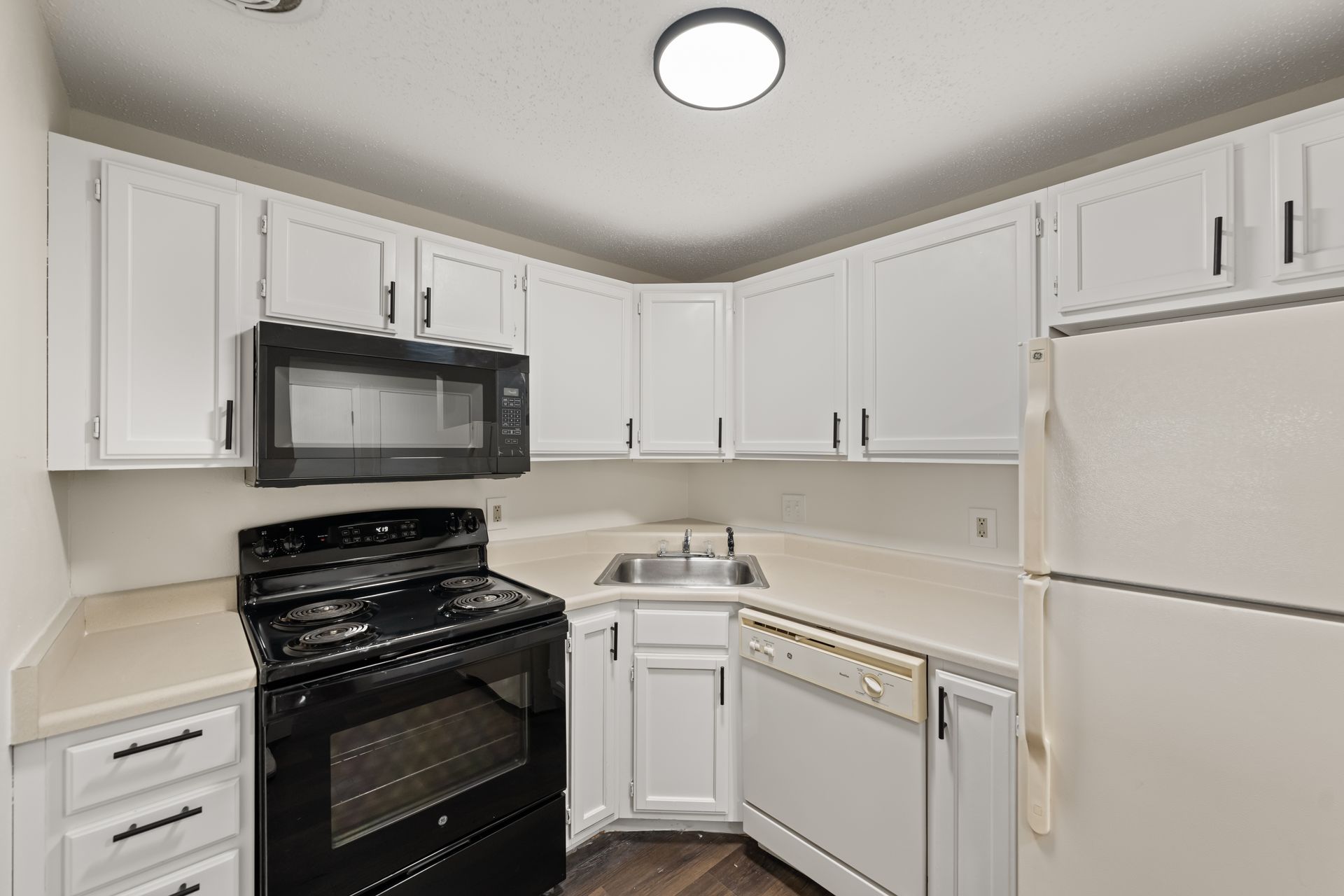 Boone Apartment: 1104 8th Street
