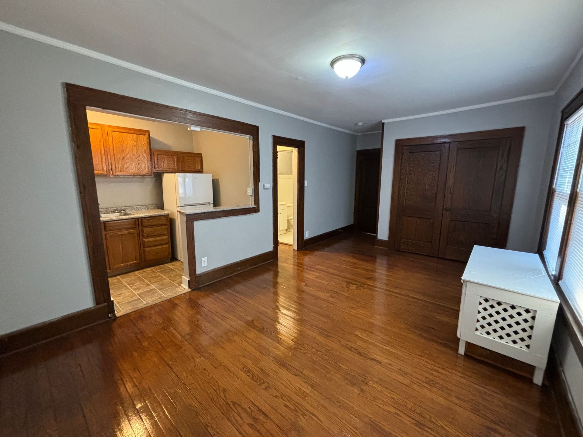 Des Moines Apartment: 3323 Ingersoll Ave