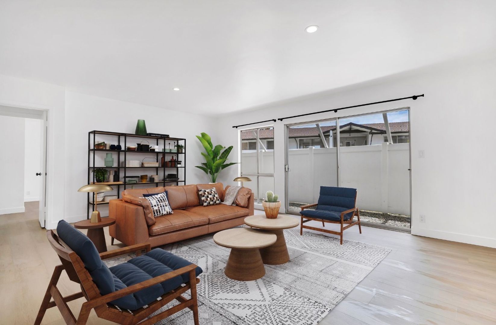 Thousand Oaks Apartment: 605 Warwick Ave