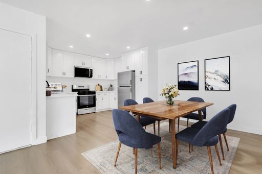 Elevate Your Lifestyle at Green Hill Apartments in Thousand Oaks – photo 1