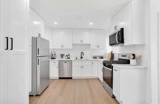 3BD/2BA Discover updated living at Green Hill Apartments in the heart of Thousand Oaks – photo 1