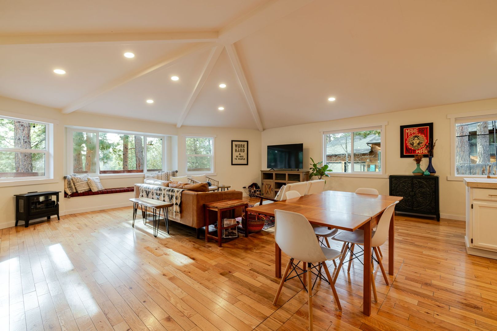 Bend House: 2352 NW Marken Pl