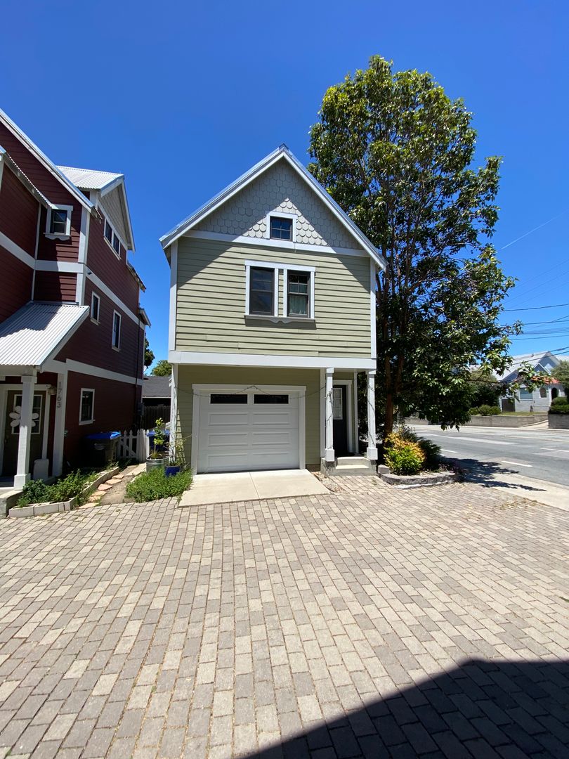 San Luis Obispo House: 1761 Johnson Avenue