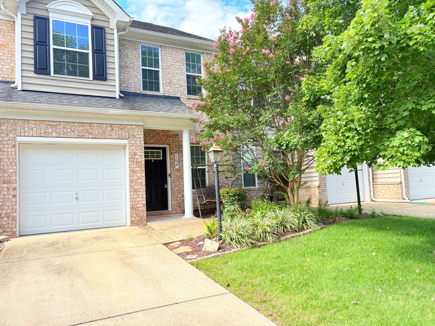 Yorktown Townhome: 104 Riva Court