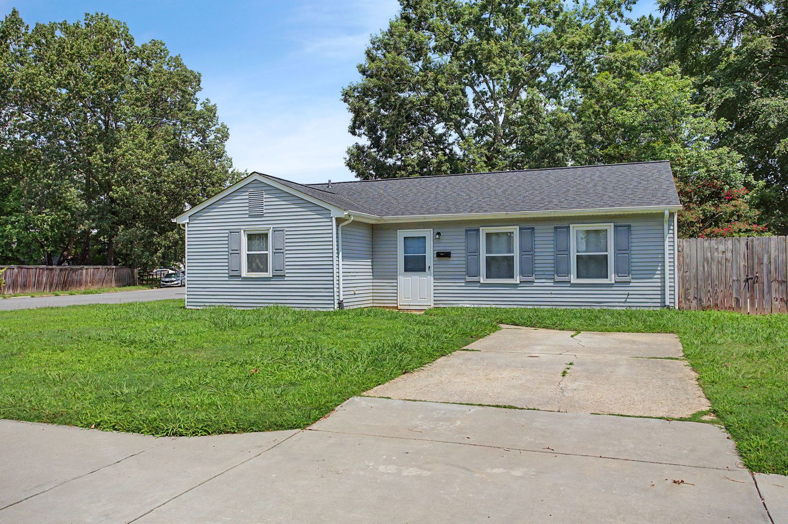 Newport News House: 4024 Campbell Road