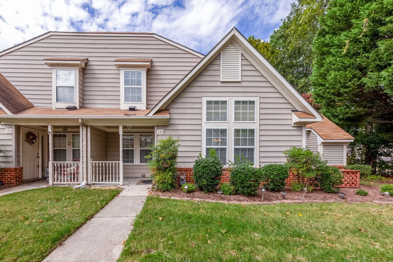 Yorktown Townhome: 134 Post Oak Rd