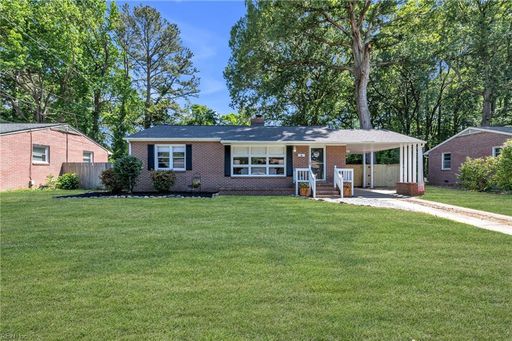 Charming Brick Ranch – photo 1