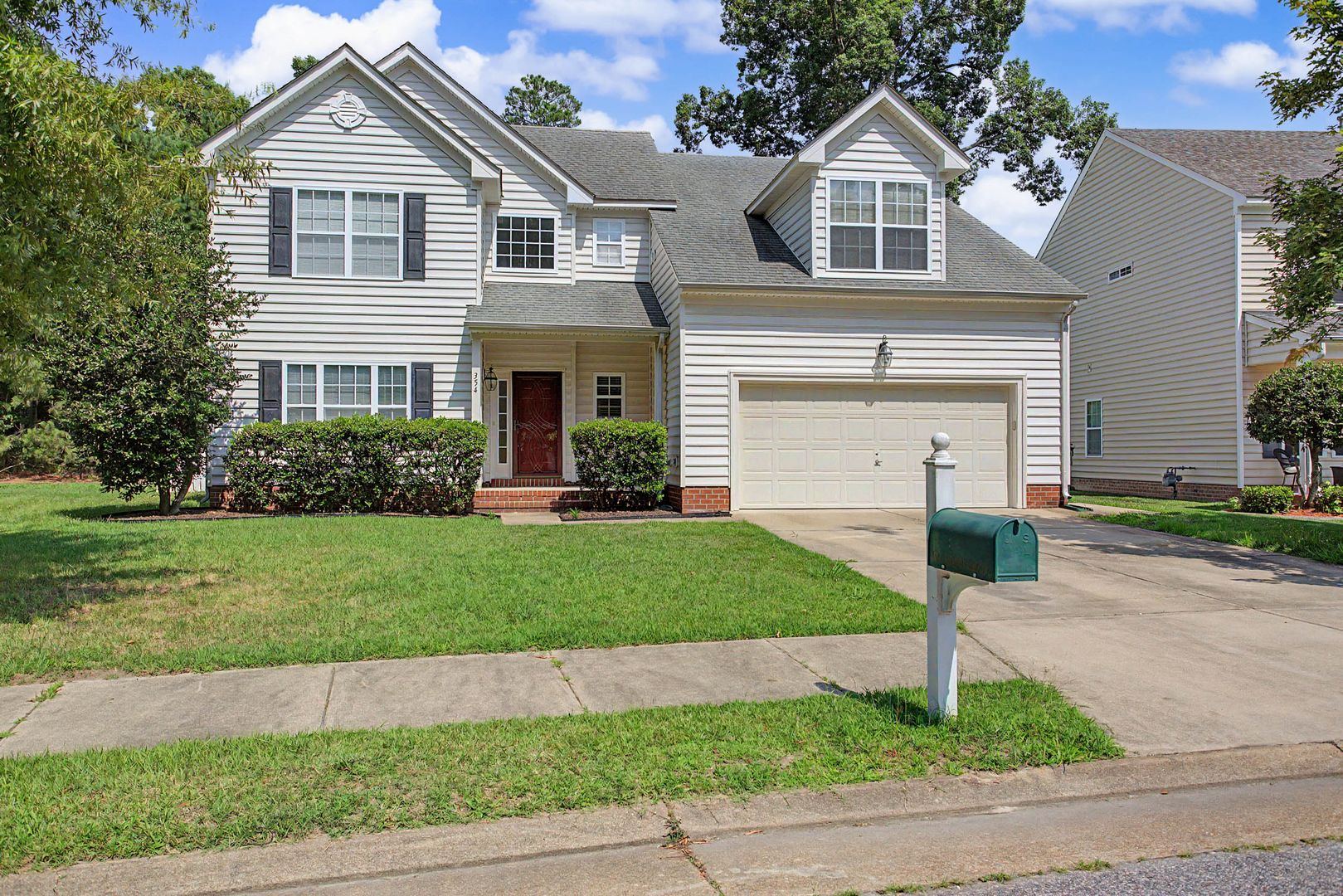 Suffolk House: 354 Canaan Circle