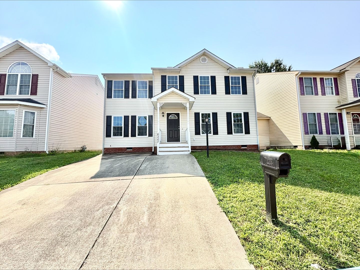 Richmond House: 6207 Beaufont Hills Court