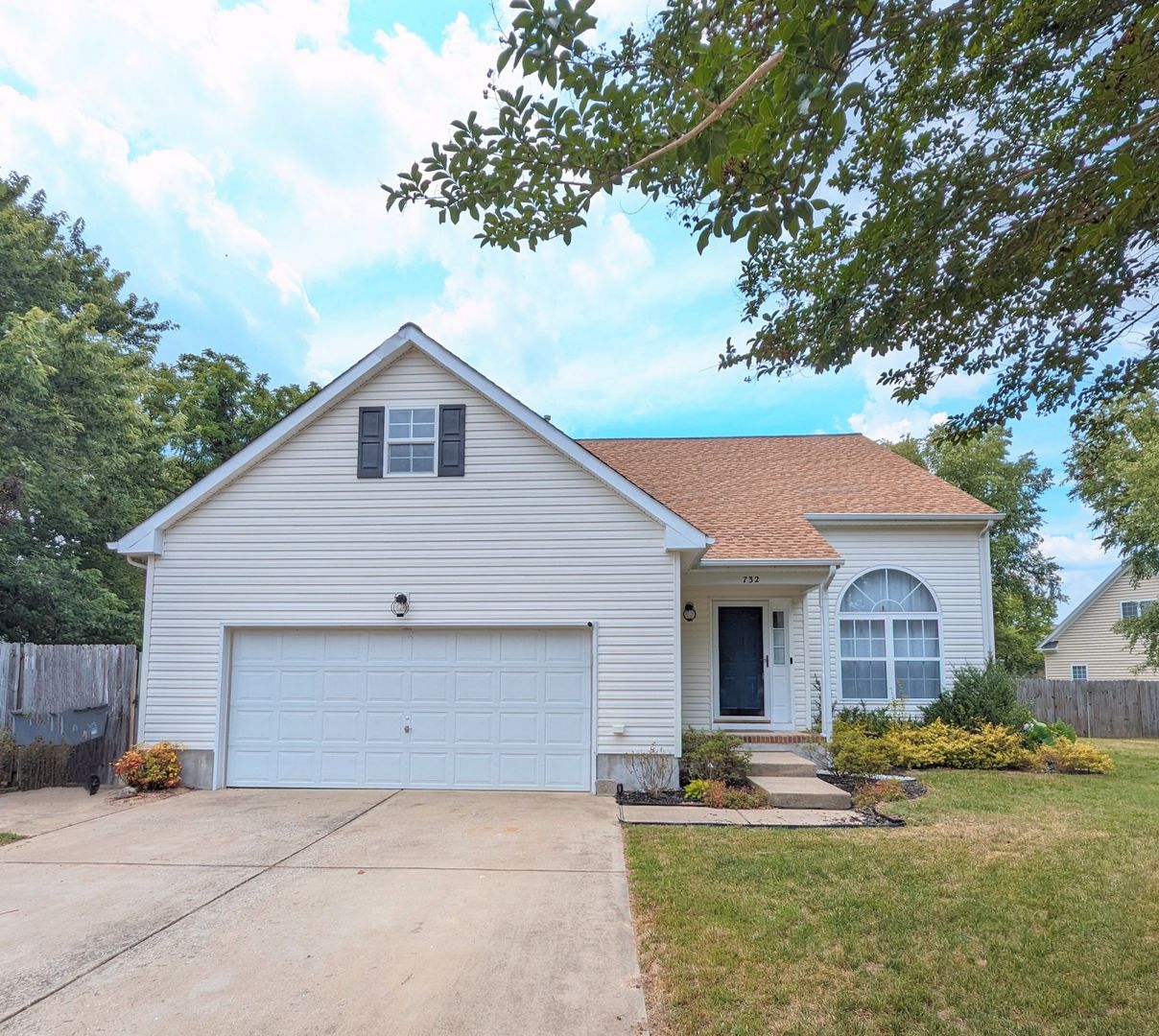 Smithfield House: 732 West Andrews Crossing