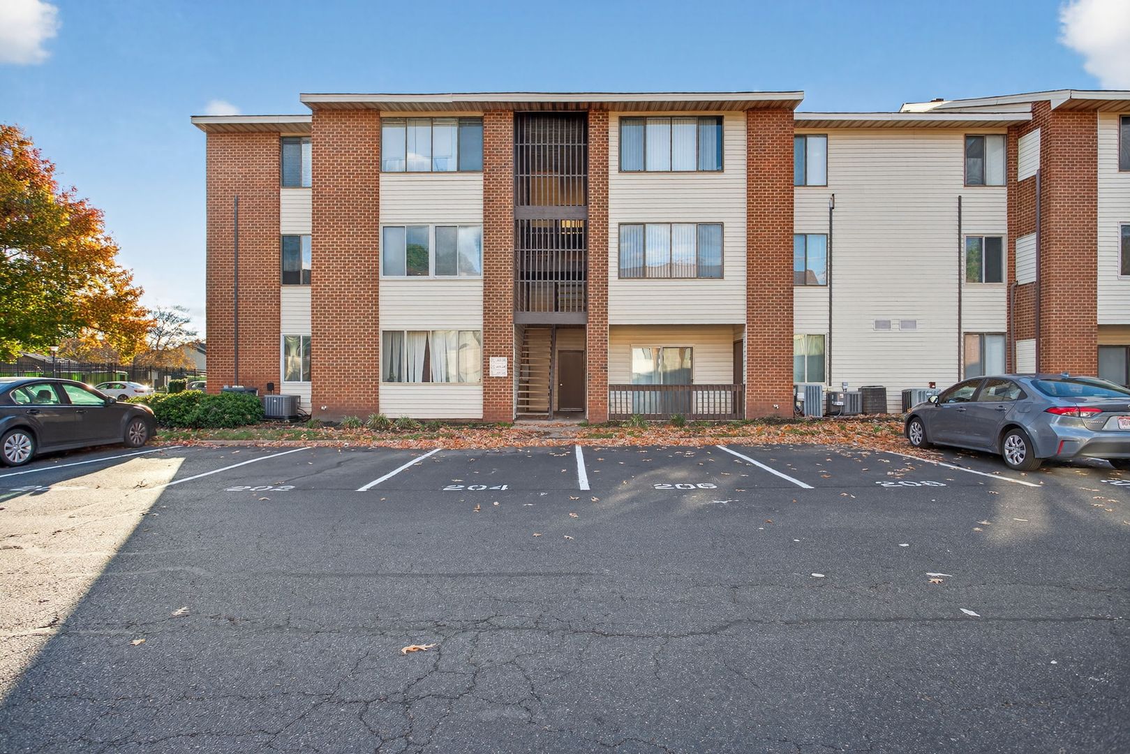 Hampton House: 206 Pacific Drive