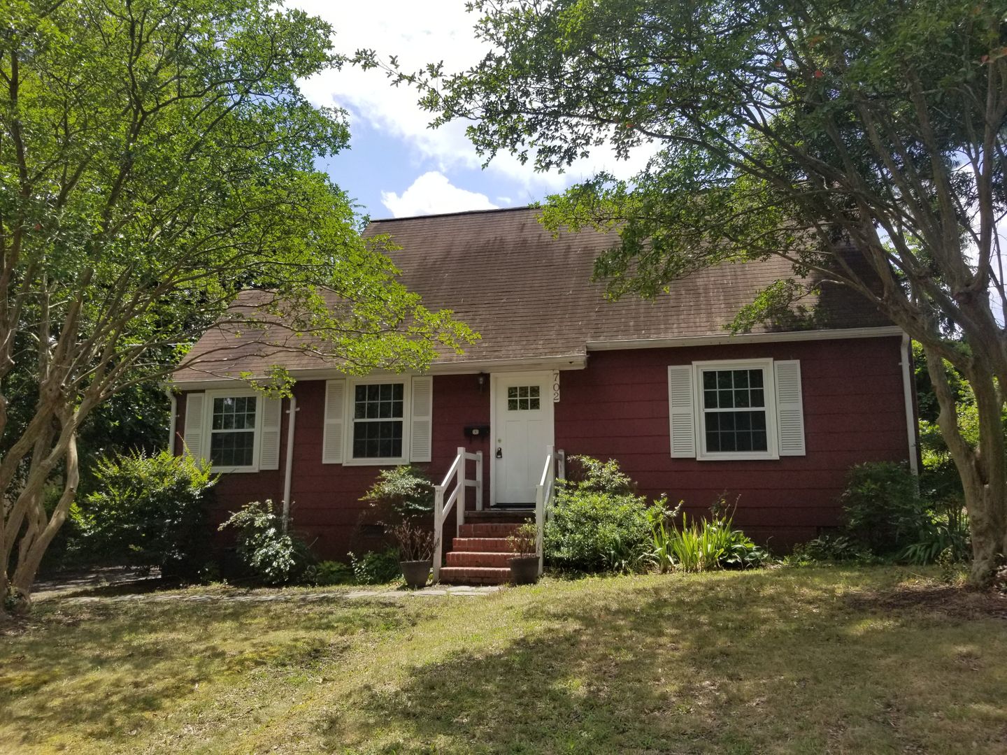 Williamsburg House: 702 Tanyard Street